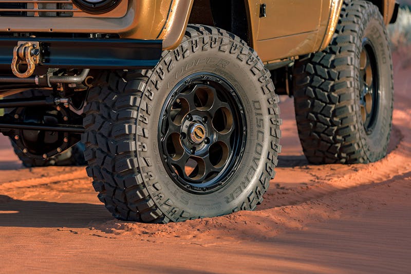 Coyote V8 Powered 1976 Ford Bronco Built By JRW Rods & Customs