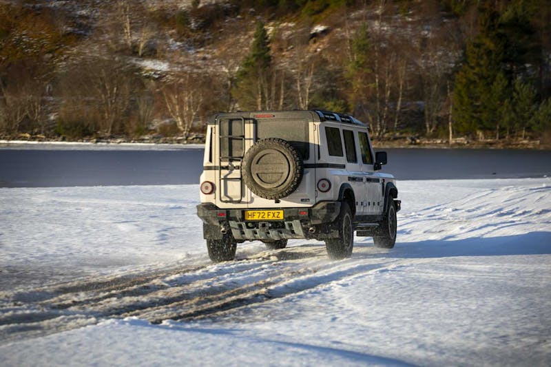 Production model INEOS Grenandier driving snow beach_credit Mercedes Lilienthal
