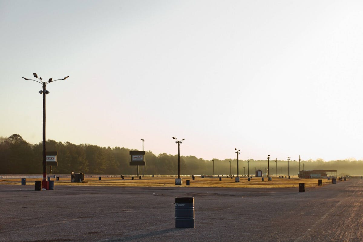 dragstrip pit area, pit area