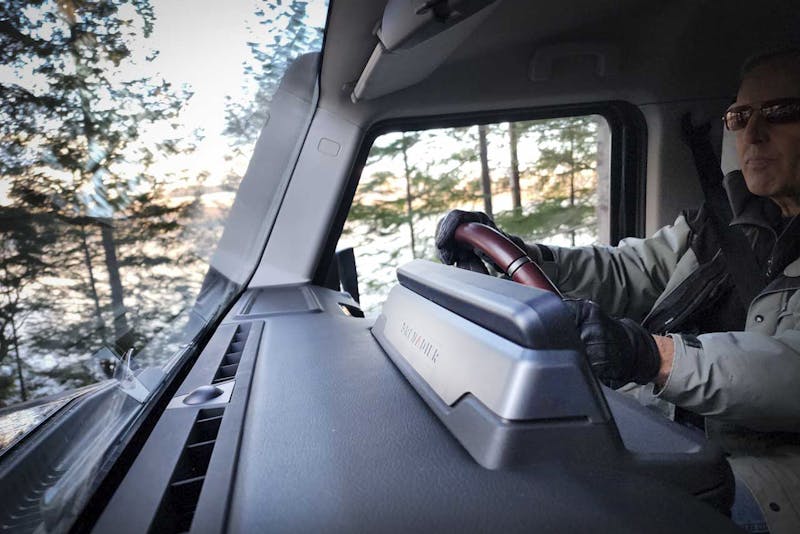 Although striking in appearance, the silver INEOS Grenadier nameplate created a constant reflection in the windscreen. Photo: Mercedes Lilienthal