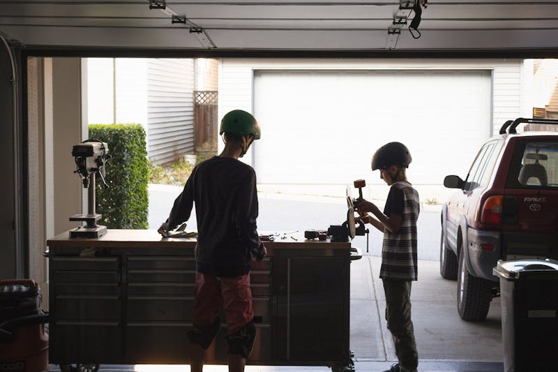 Ultimate Fathers Day Gift Guide: Tech Gear Essentials