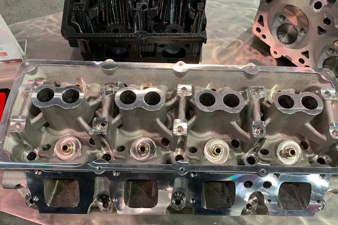 Edelbrock Victor Gen-III HEMI cylinder head
