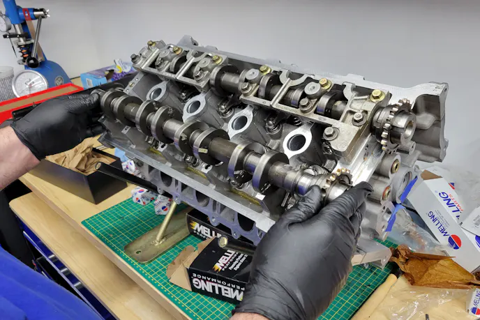 Ford DOHC valvetrain