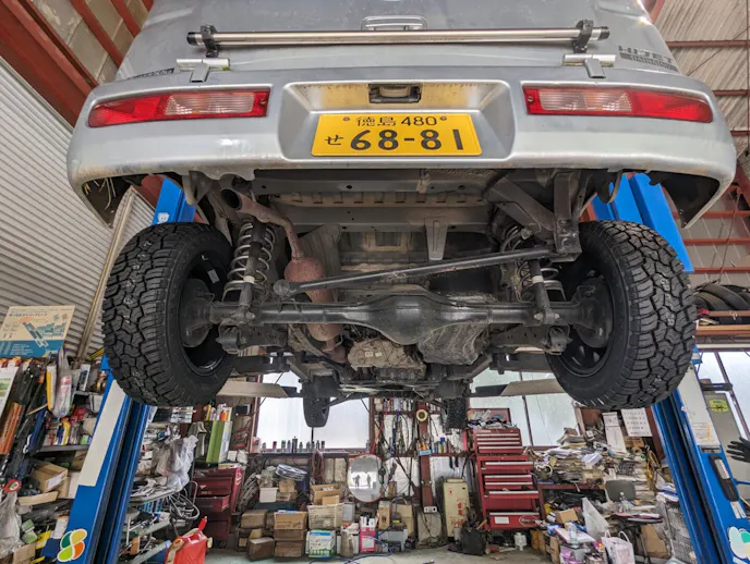 Daihatsu Deck Van Lifted