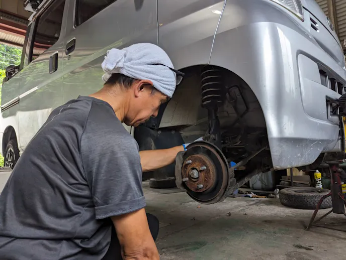 Daihatsu Deck Van Lifted