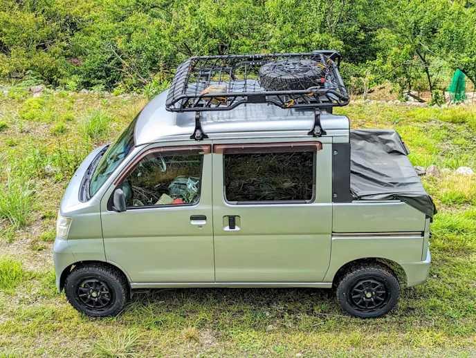 Daihatsu Deck Van Lifted