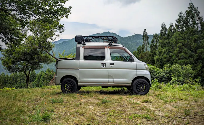 Daihatsu Deck Van Lifted