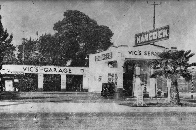 Vic Edelbrock Sr. first garage