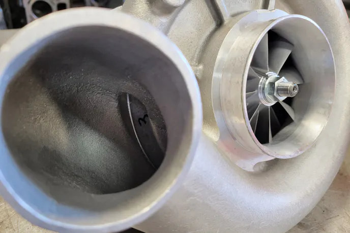 Vortech Si-Trim supercharger