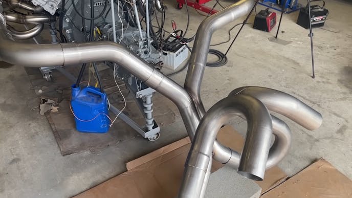 a picture showing the custom x-pipe of the Ford V10 Engine project