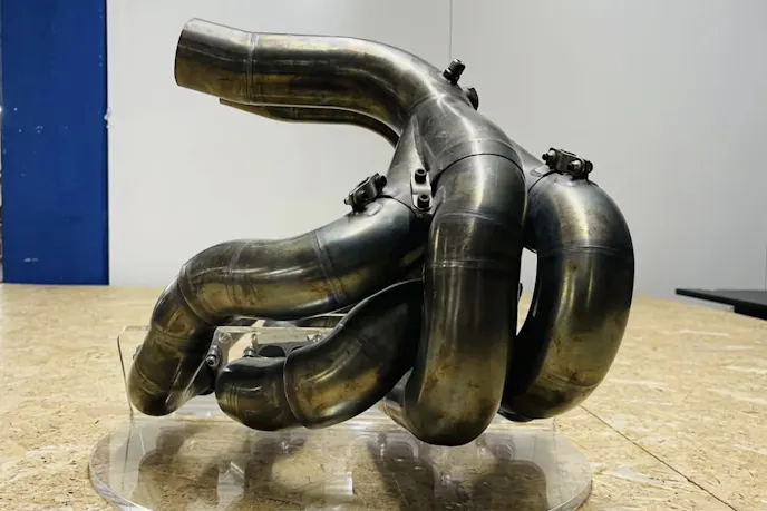 image of a stepped header