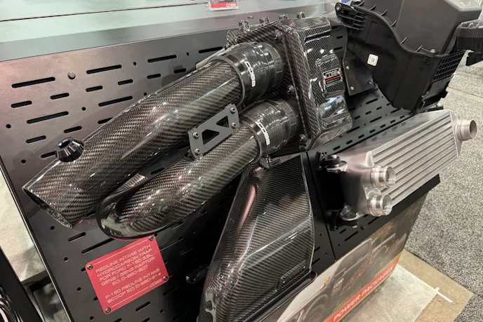 the redline carbon fiber design for the intake