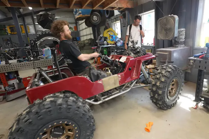 Idle Mini-rock crawler