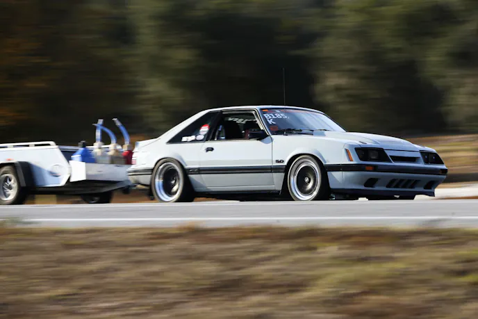 drag and drive Mustang