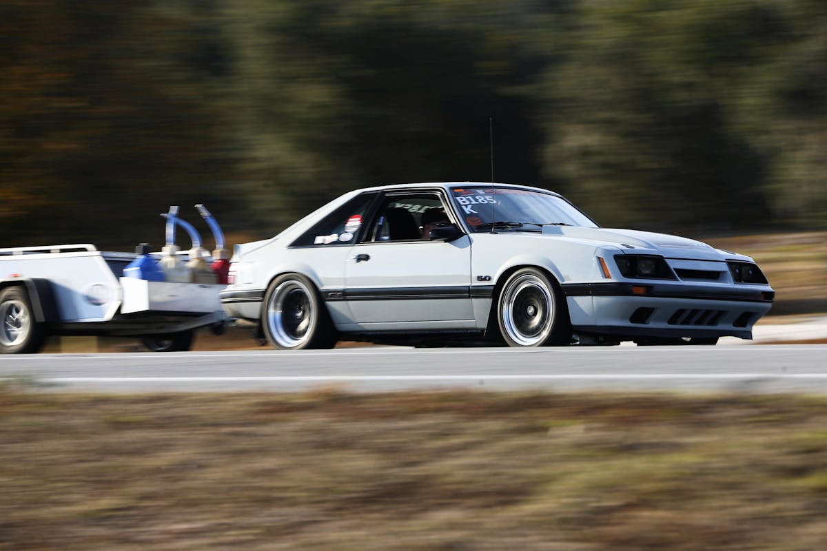 drag and drive Mustang