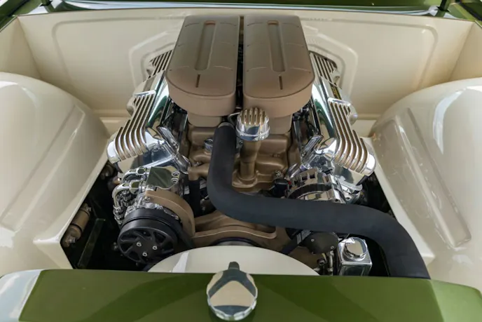 509-cubic-inch W-head V8