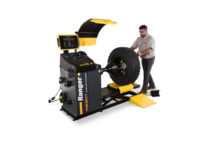 Ranger RB30T Wheel Balancer in Use
