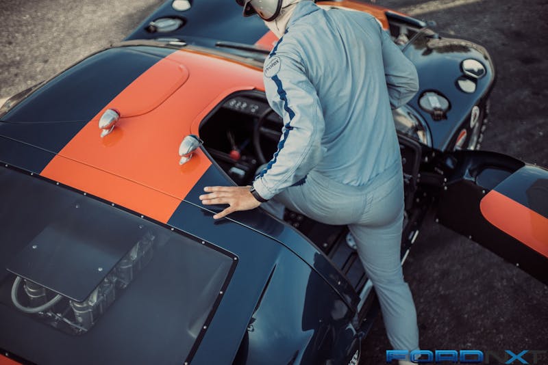 two-ford-gt-inspired-watches-for-fans-and-owners-0016