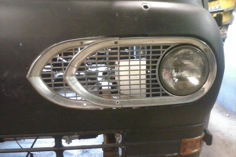 Headlight-Bezel-Stretch-Comparison