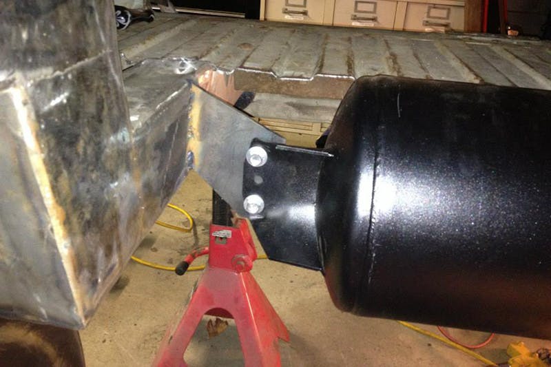 Mounting-the-Air-Tank