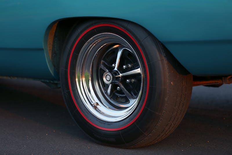 car-feature-when-a-turquoise-road-runner-is-your-best-option-0035