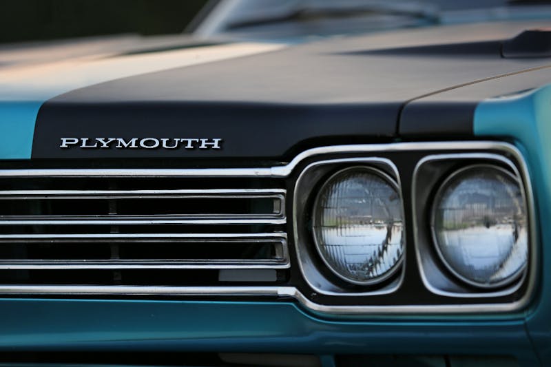 car-feature-when-a-turquoise-road-runner-is-your-best-option-0037