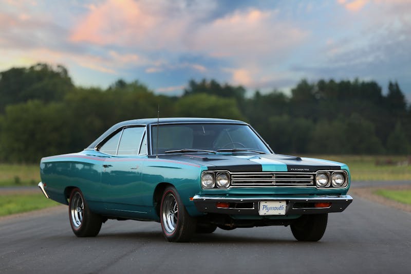 car-feature-when-a-turquoise-road-runner-is-your-best-option-0038