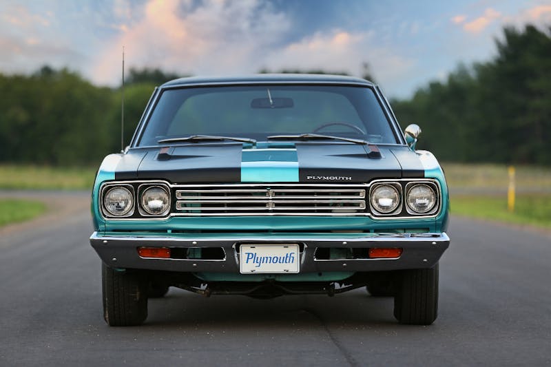 car-feature-when-a-turquoise-road-runner-is-your-best-option-0040