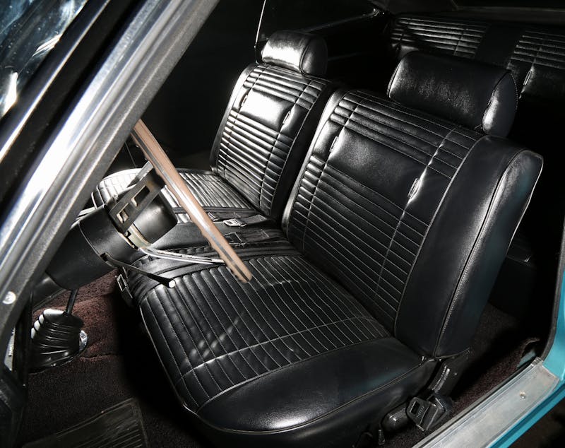 car-feature-when-a-turquoise-road-runner-is-your-best-option-0047