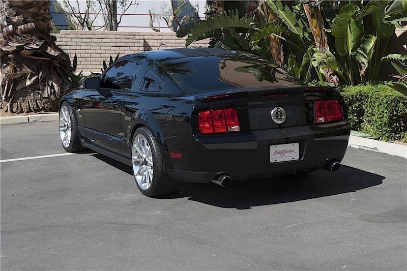 185584_Rear_3-4_WebGR