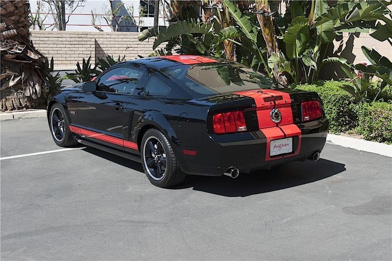 185586_Rear_3-4_WebGR