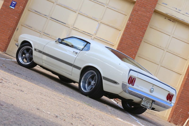 chopped-dropped-1969-mustang-built-the-old-school-way-0015