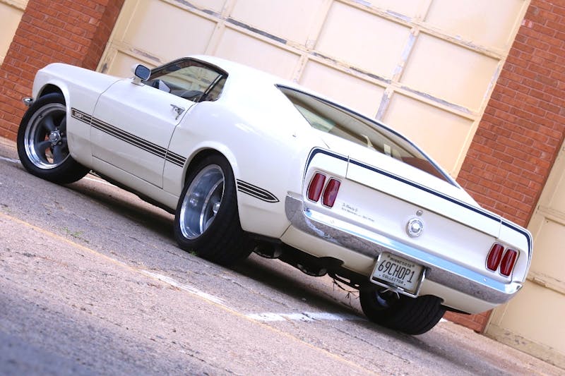 chopped-dropped-1969-mustang-built-the-old-school-way-0016