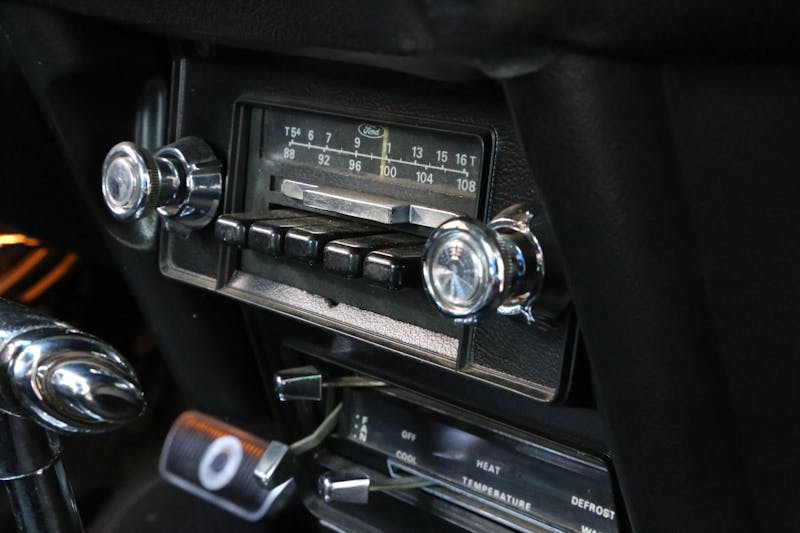 chopped-dropped-1969-mustang-built-the-old-school-way-0026