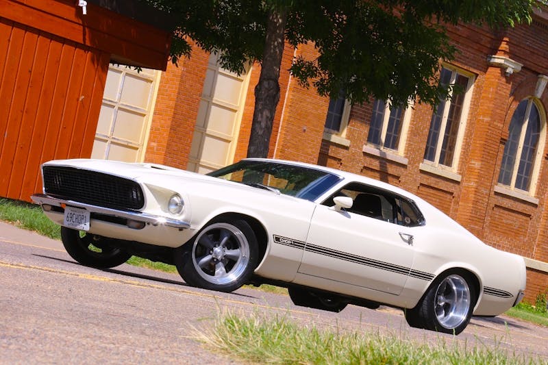 chopped-dropped-1969-mustang-built-the-old-school-way-0031