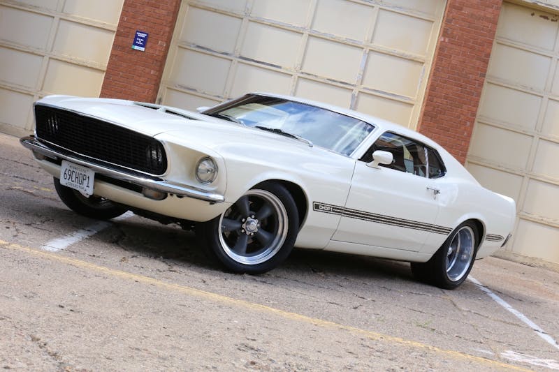 chopped-dropped-1969-mustang-built-the-old-school-way-0032