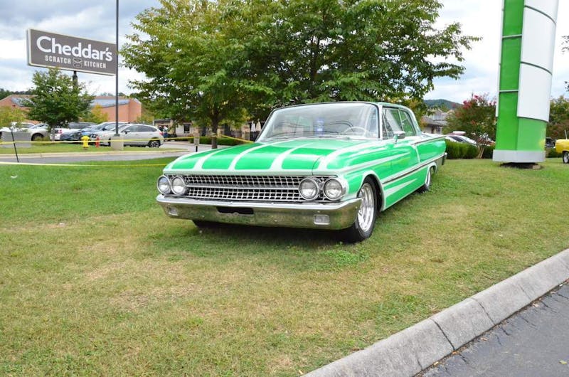 cruisin-the-strip-ford-style-in-pigeon-forge-0021
