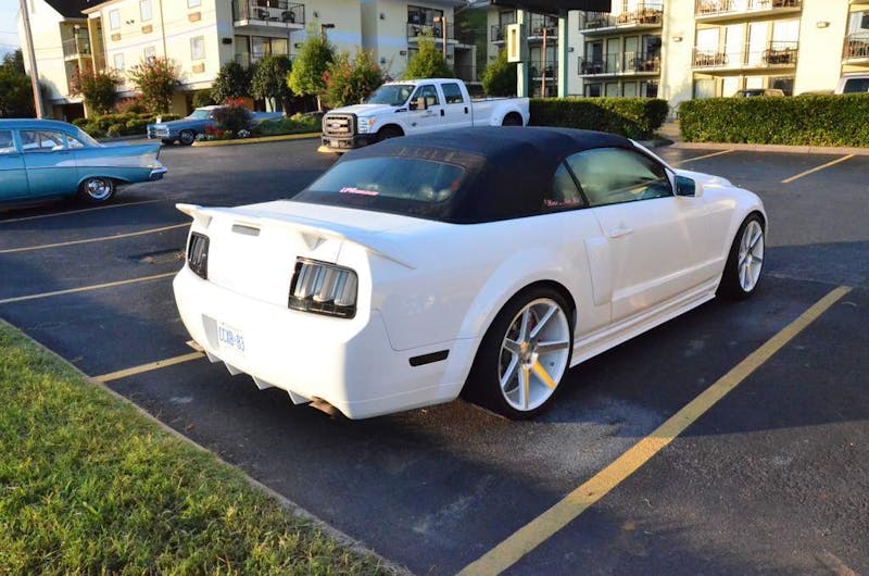 cruisin-the-strip-ford-style-in-pigeon-forge-0034