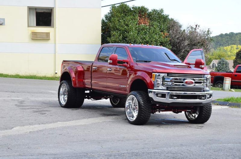 cruisin-the-strip-ford-style-in-pigeon-forge-0068