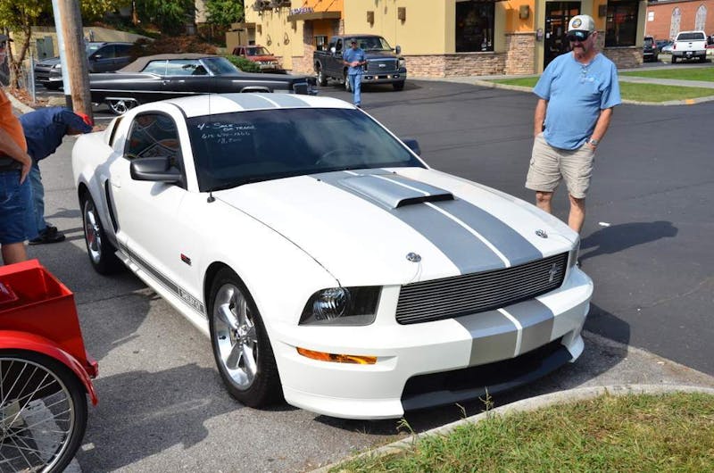 cruisin-the-strip-ford-style-in-pigeon-forge-0074