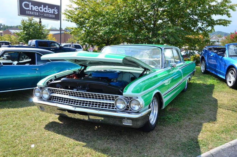 cruisin-the-strip-ford-style-in-pigeon-forge-0078