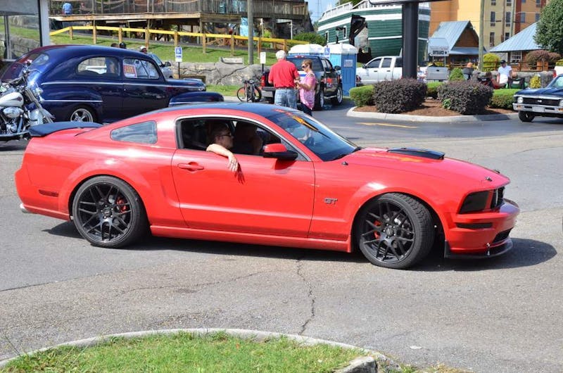 cruisin-the-strip-ford-style-in-pigeon-forge-0084
