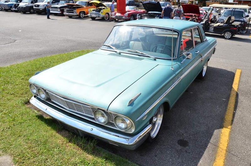 cruisin-the-strip-ford-style-in-pigeon-forge-0088