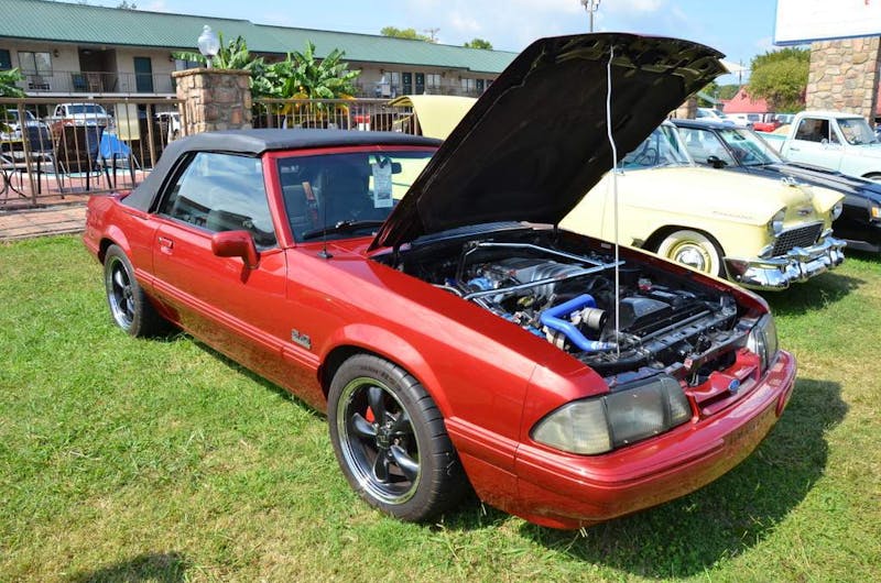 cruisin-the-strip-ford-style-in-pigeon-forge-0100