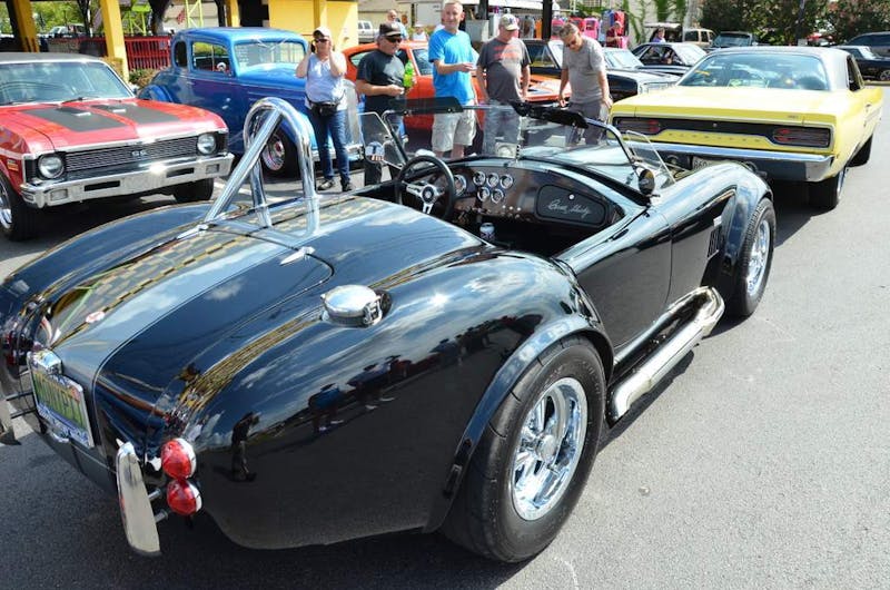 cruisin-the-strip-ford-style-in-pigeon-forge-0113