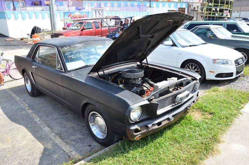 cruisin-the-strip-ford-style-in-pigeon-forge-0119