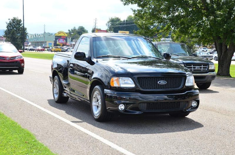 cruisin-the-strip-ford-style-in-pigeon-forge-0120