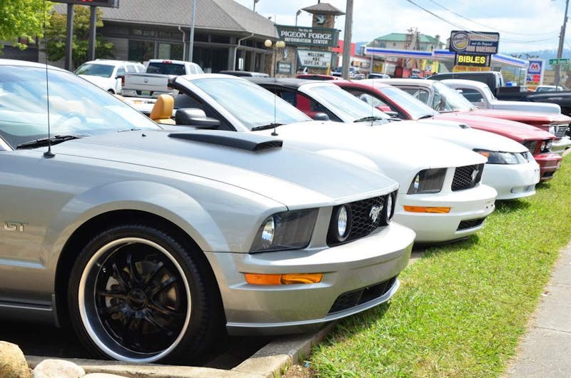 cruisin-the-strip-ford-style-in-pigeon-forge-0128