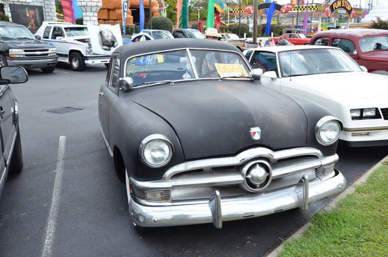 cruisin-the-strip-ford-style-in-pigeon-forge-0138