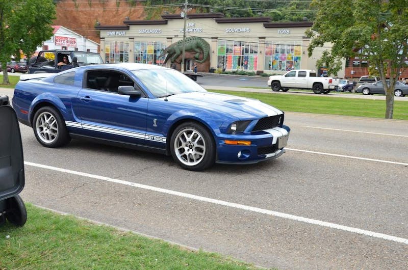cruisin-the-strip-ford-style-in-pigeon-forge-0140